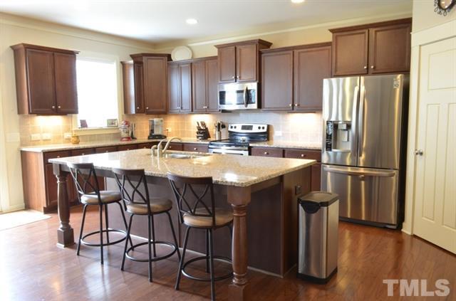 A kitchen that is perfect for family gatherings